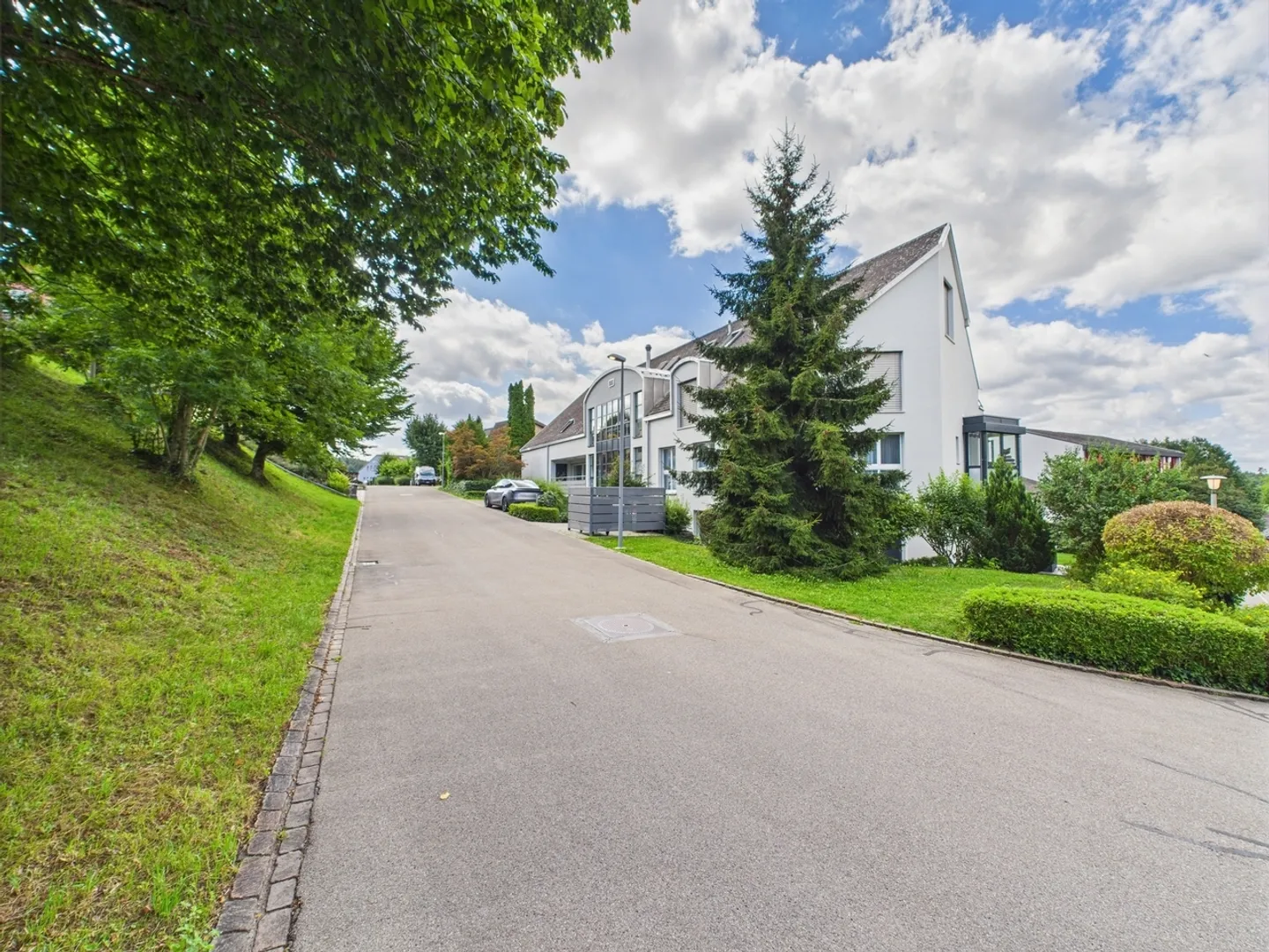 Ampio appartamento attico di 5,5 locali con accesso in ascensore, Nürensdorf - Foto 12 di 13
