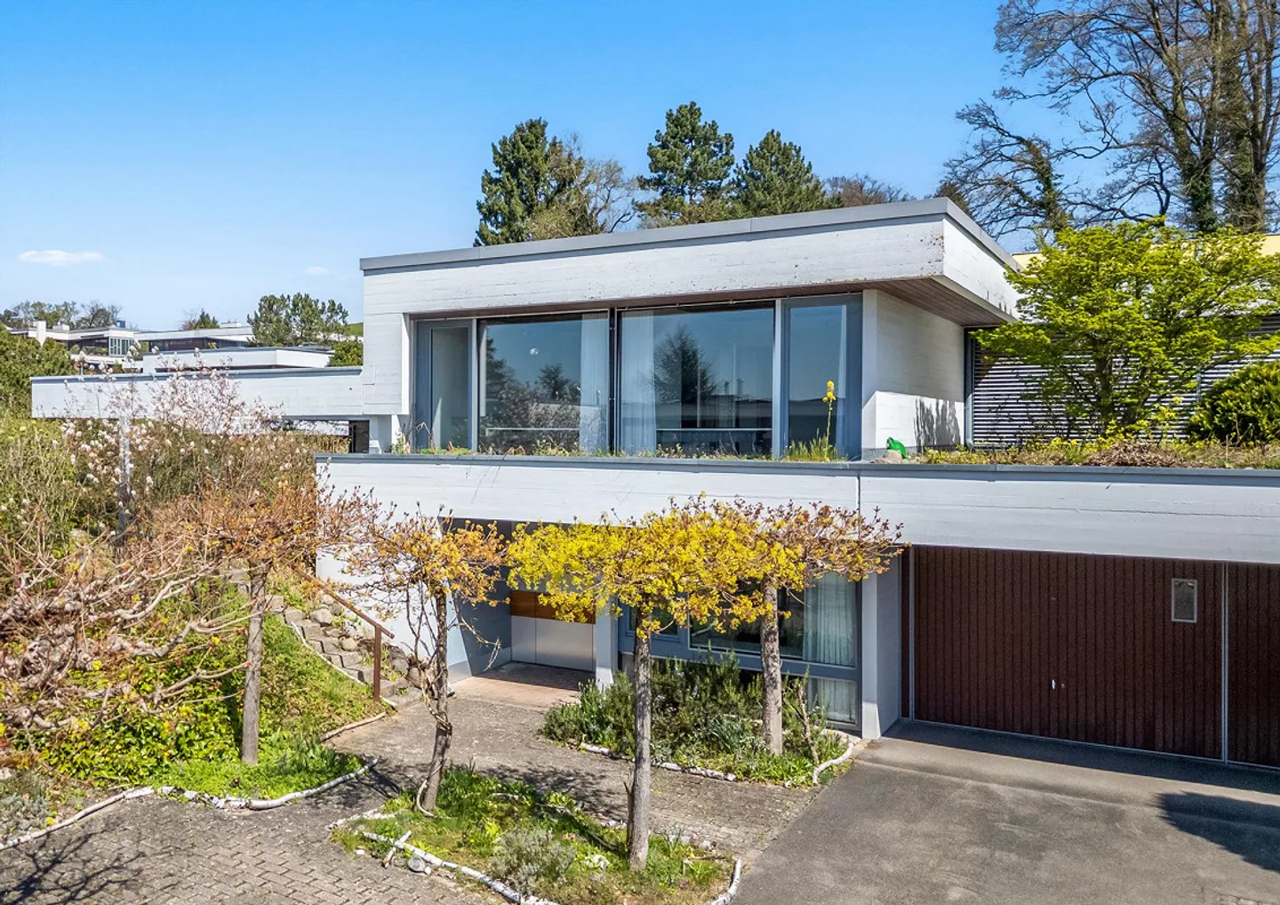 Maison familiale avec une généreuse oasis de jardin - Photo 1 sur 4