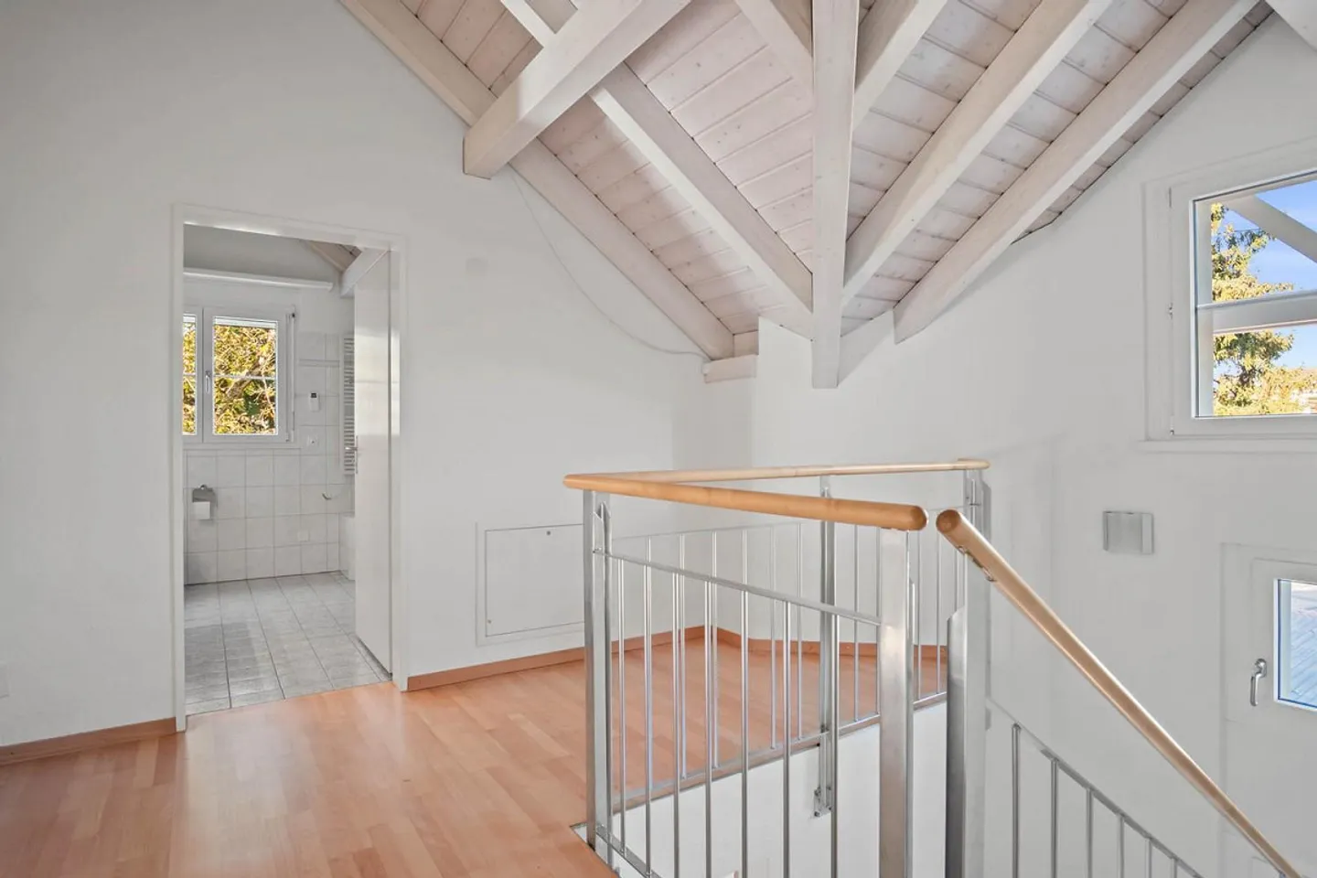 Spacious, renovated 6.5-room single-family house, one-sided attached... - Photo 12 of 13