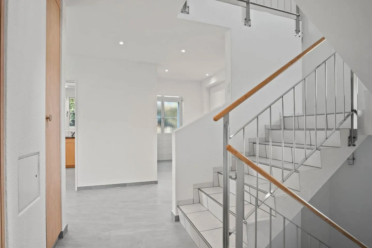 Spacious, renovated 6.5-room single-family house, one-sided attached... - Photo 11 of 13