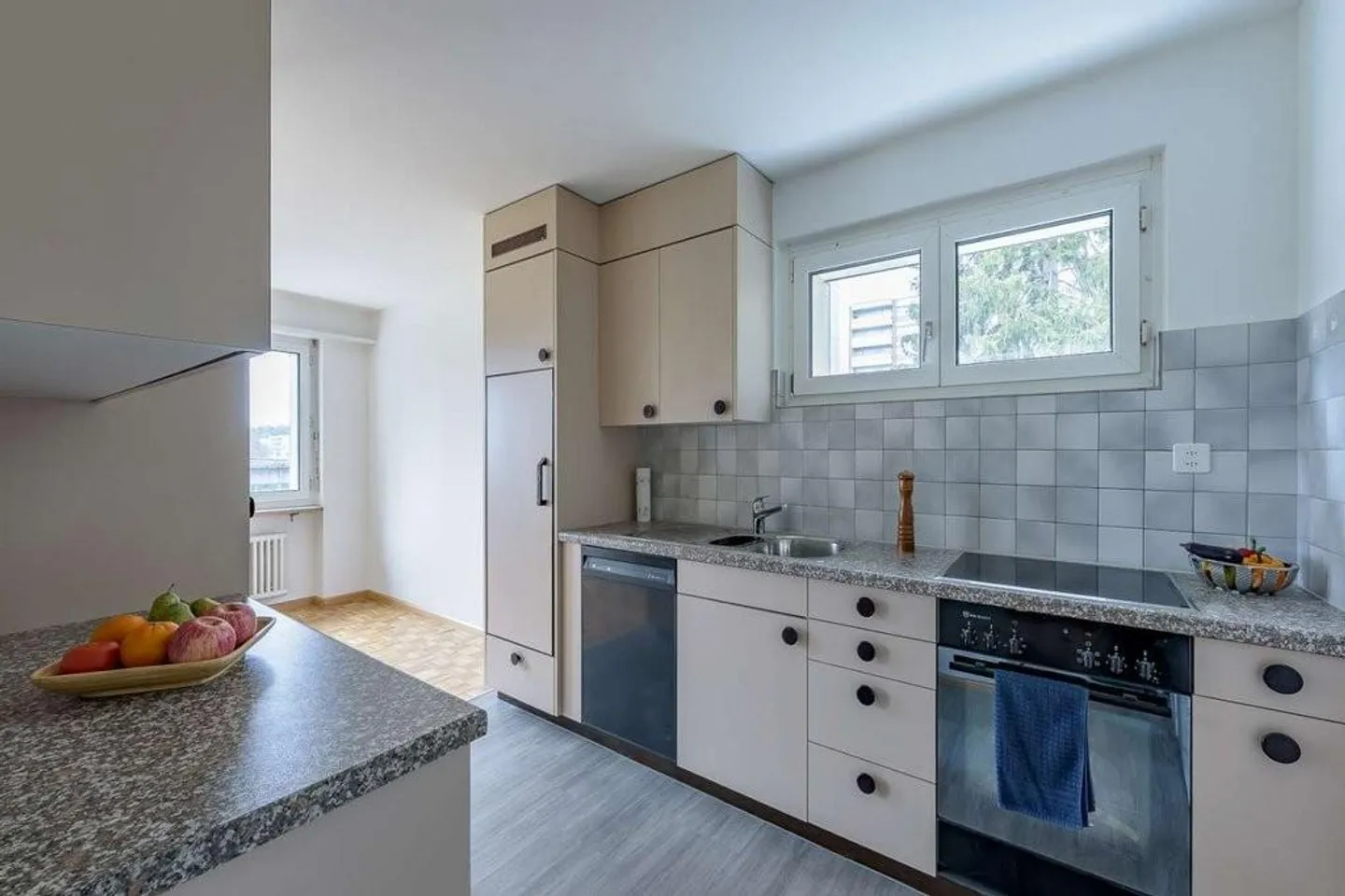 Attractive 3.5-room apartment for rent in Therwil - Photo 4 of 5
