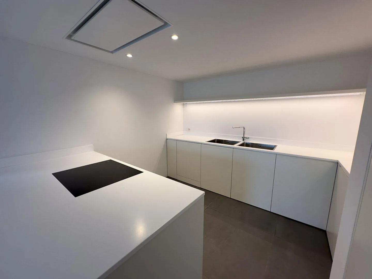 Appartement spacieux 1 chambre avec terrasse dans une nouvelle résidence suisse ... - Photo 2 sur 12