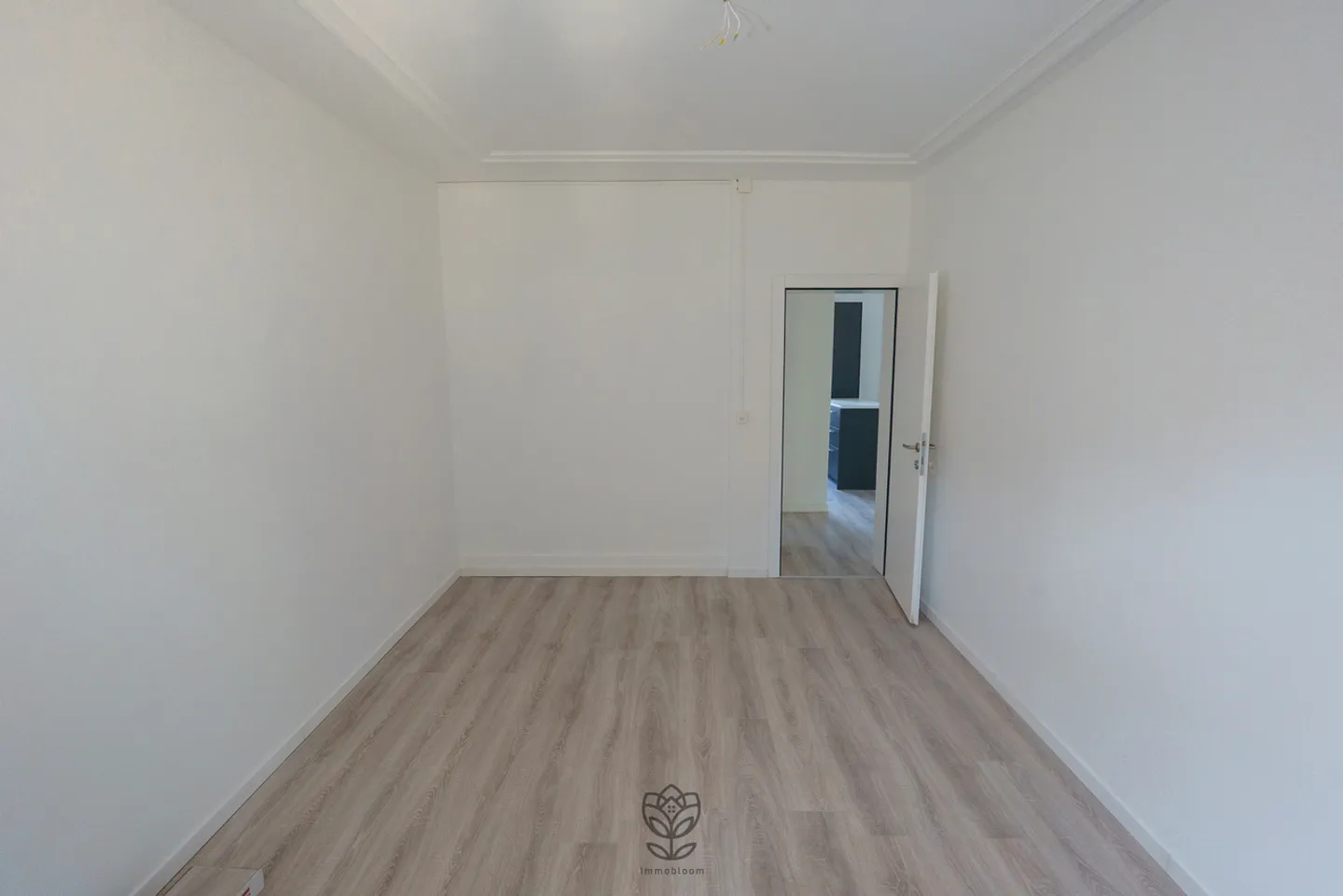 Savory Experience in Le Locle - Renovated Apartment with Taste - Photo 14 of 14