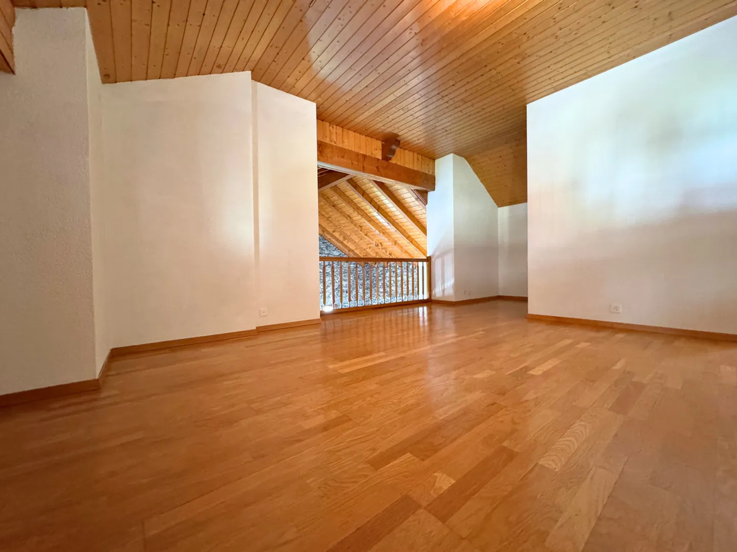 Charming House for Sale in St-Maurice - Photo 9 of 14