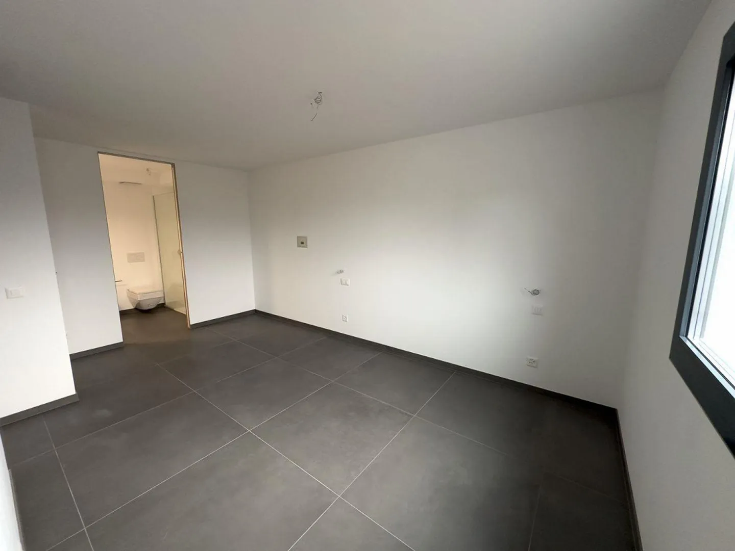 Appartement spacieux 1 chambre avec terrasse dans une nouvelle résidence suisse ... - Photo 10 sur 12