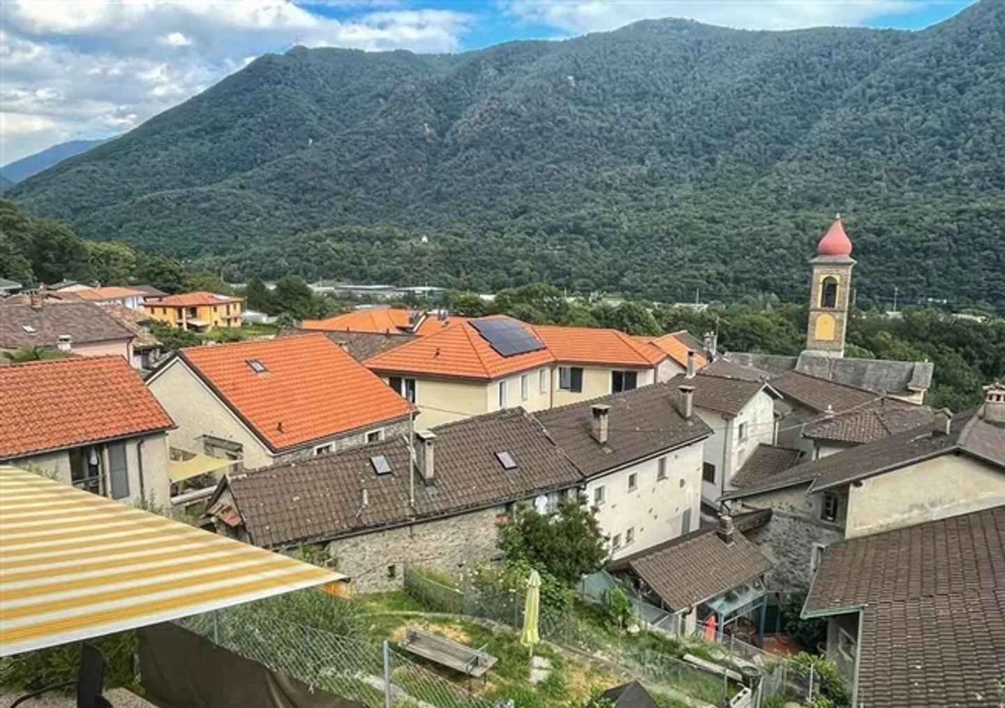 «Casa su 3 livelli con giardino» - Foto 7 di 20