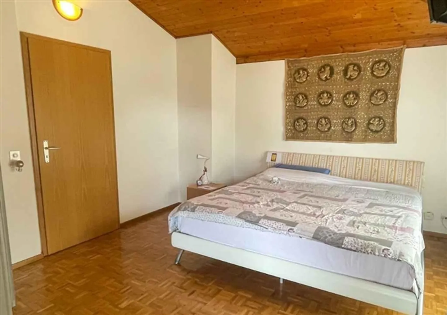 «Casa su 3 livelli con giardino» - Foto 9 di 20