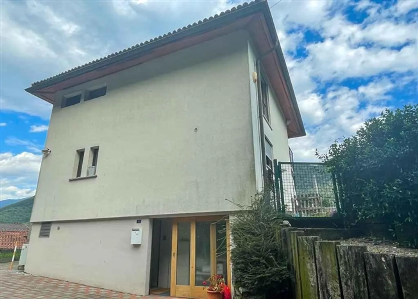 «Casa su 3 livelli con giardino» - Foto 19 di 20