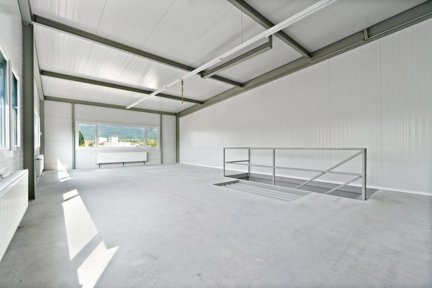 Commerce 2 pièces - Photo 3 of 18