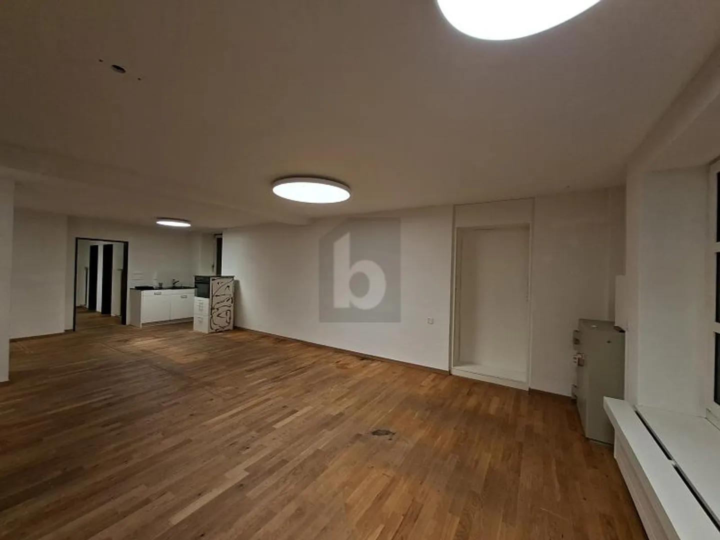 Versatile Commercial Space in Erstfeld - Photo 3 of 6