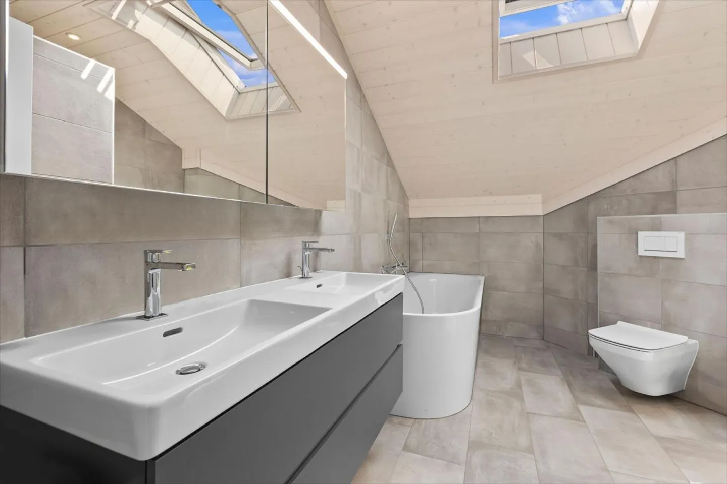 Detached 5.5 room villa in La Tour-de-Trême - Photo 5 of 9