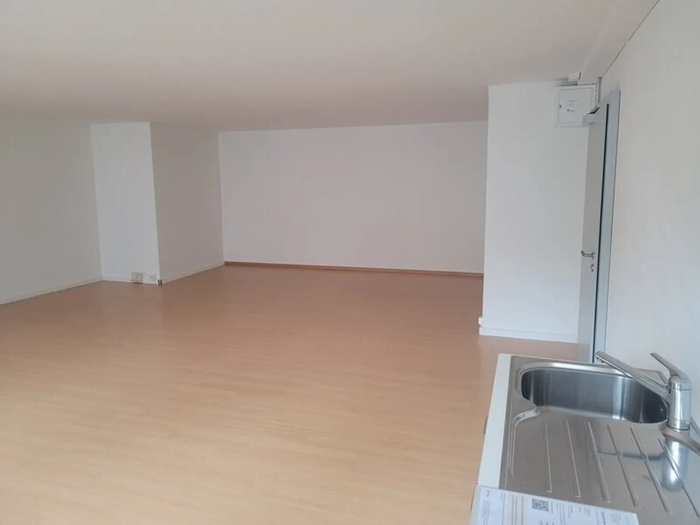 Office/Studio directly at Oerlikon Station - Photo 3 of 4