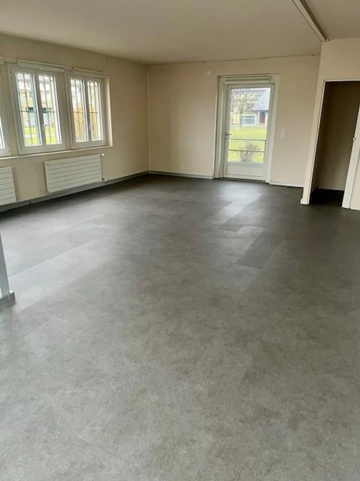 Gewerbefläche in Eysins - Foto 4 von 4