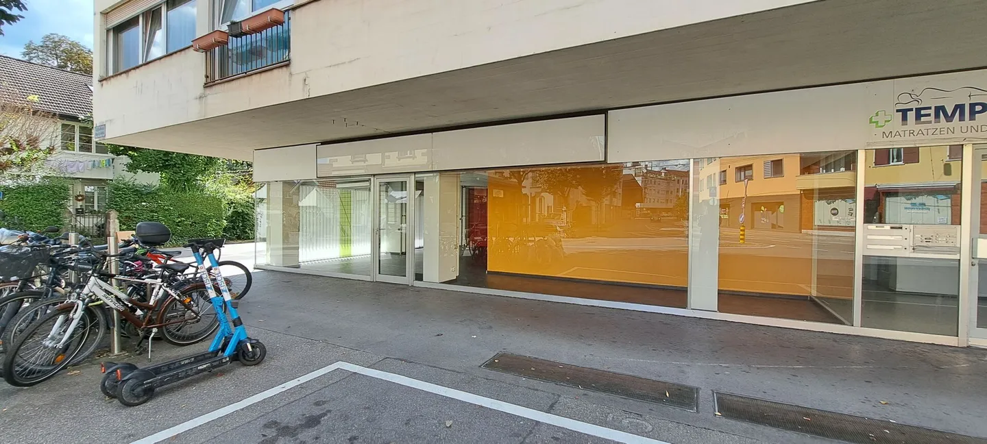 Bienne, spazio commerciale al piano terra in centro città - Foto 6 di 6
