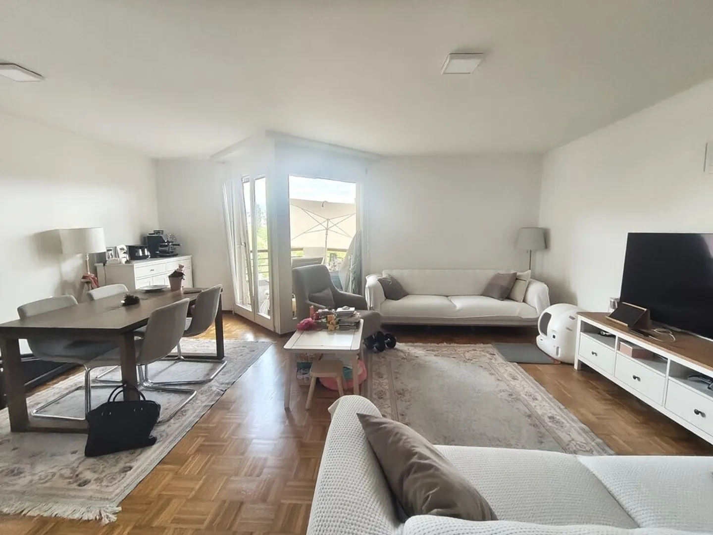 Charmant Appartement en Zone Calme - Photo 2 sur 8