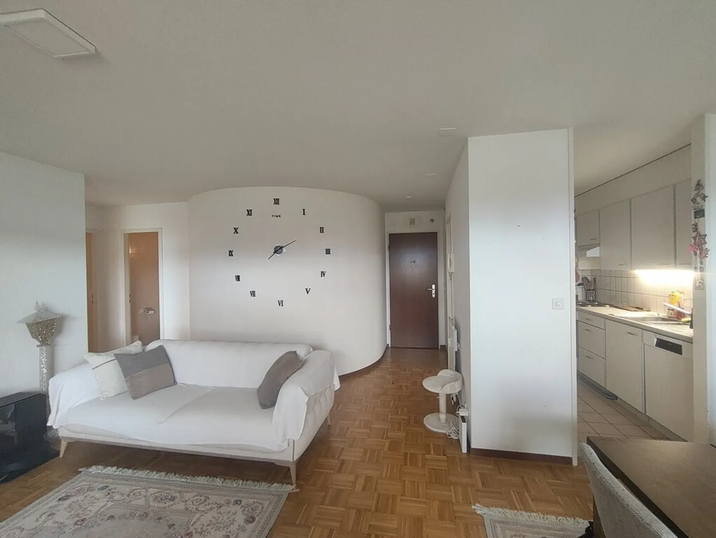 Charmant Appartement en Zone Calme - Photo 3 sur 8