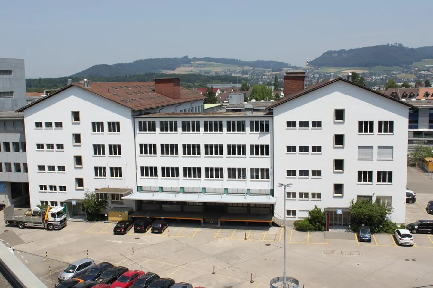 Spazio di stoccaggio pratico in una buona posizione a Berna, 95 m2 - Foto 1 di 3