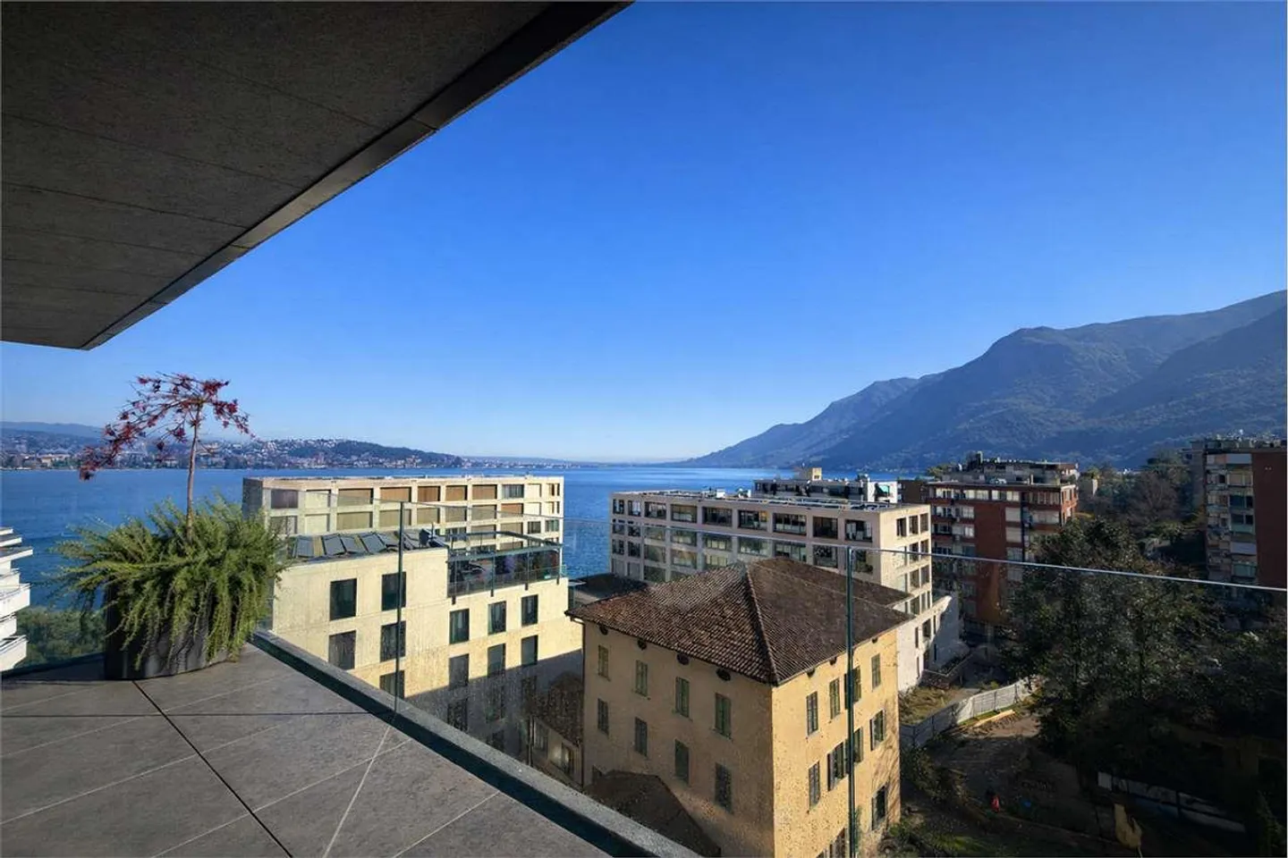 Attico di Lusso con Vista Lago - Foto 9 di 13