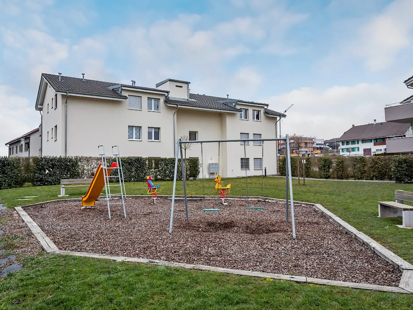 Bel appartement moderne de 2,5 pièces près du lac de Neuchâtel - Photo 1 sur 6