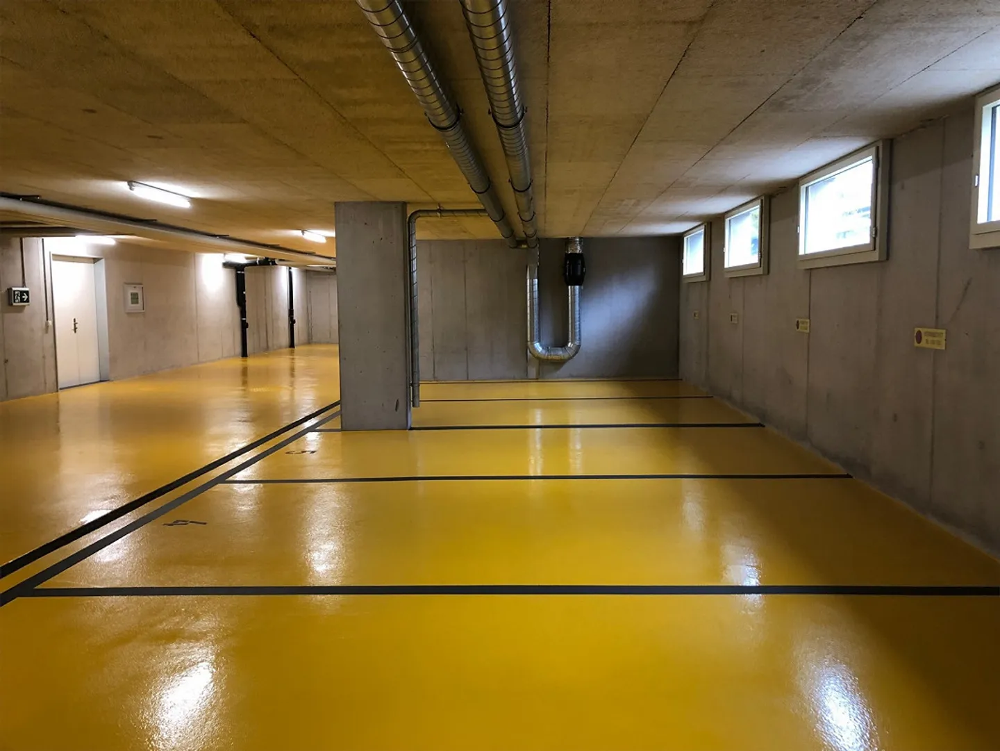 Posto auto per auto compatta in posizione centrale a Laufen - kw22 - Foto 3 di 3