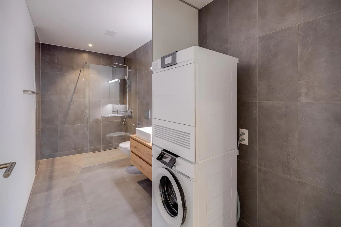 4.5 Room Apartment in Worben - Photo 3 of 8