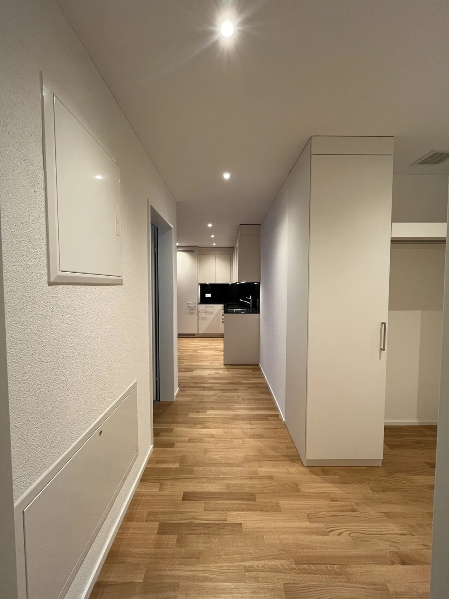 Spacious apartment in Greenside - modern living in a quiet location - Photo 7 of 15