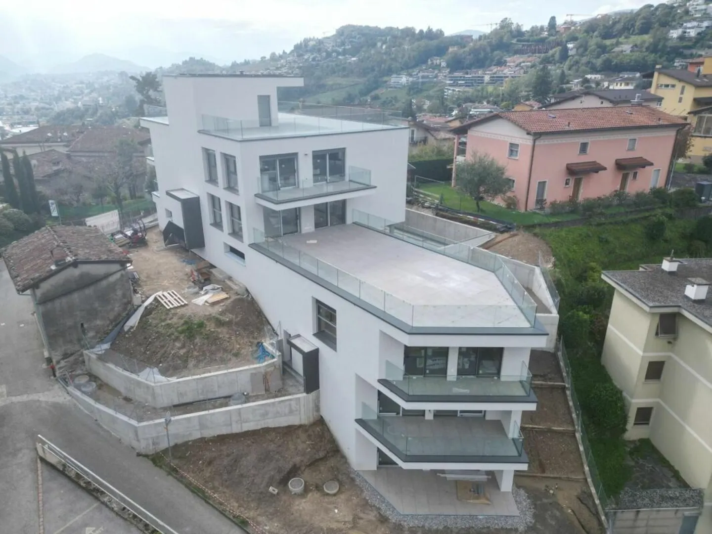 Residenza Rhose - Attico 5.5 locali Canobbio - Foto 2 di 14