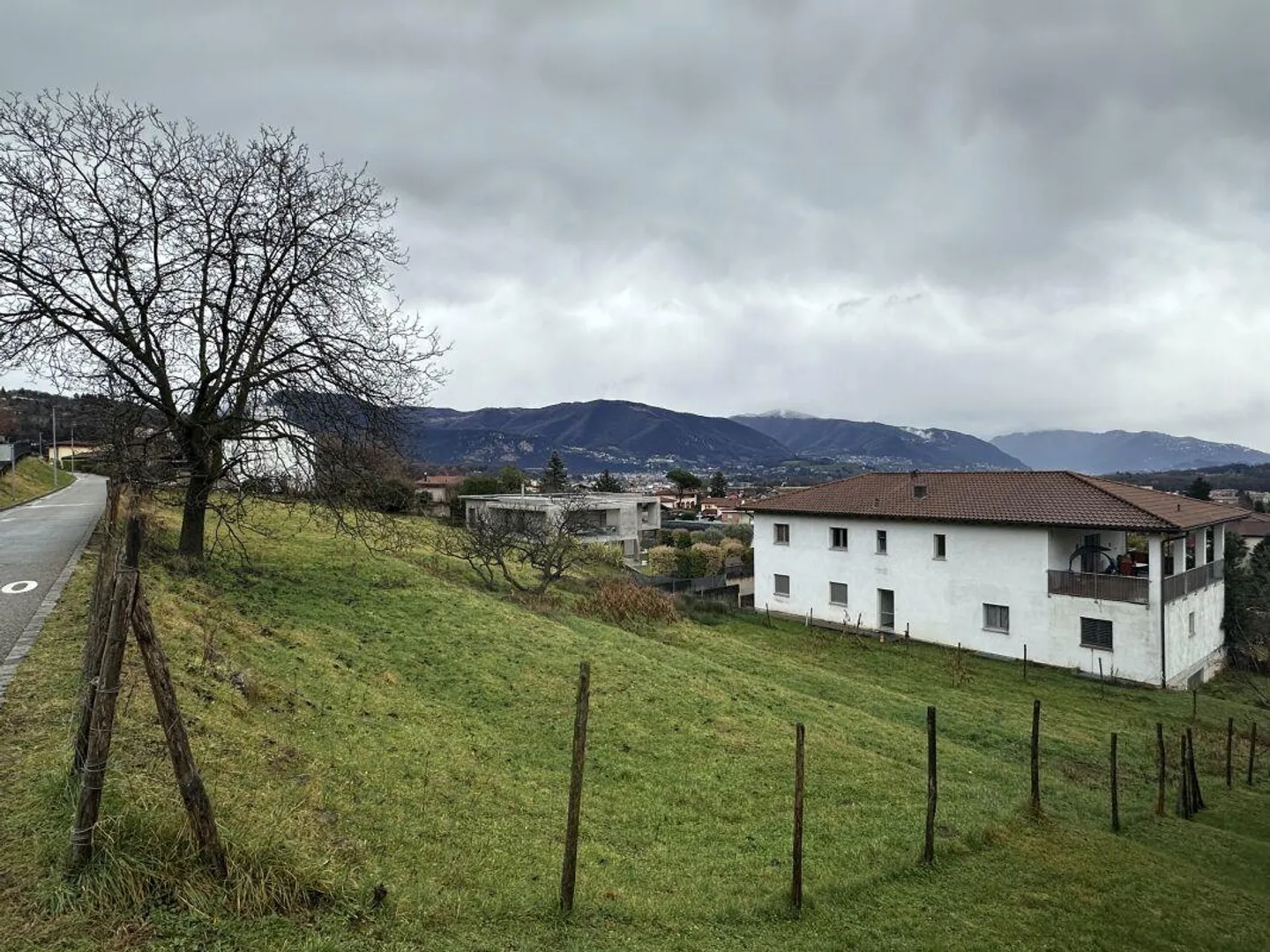 Baugrundstück in Wohngebiet - Foto 2 von 2