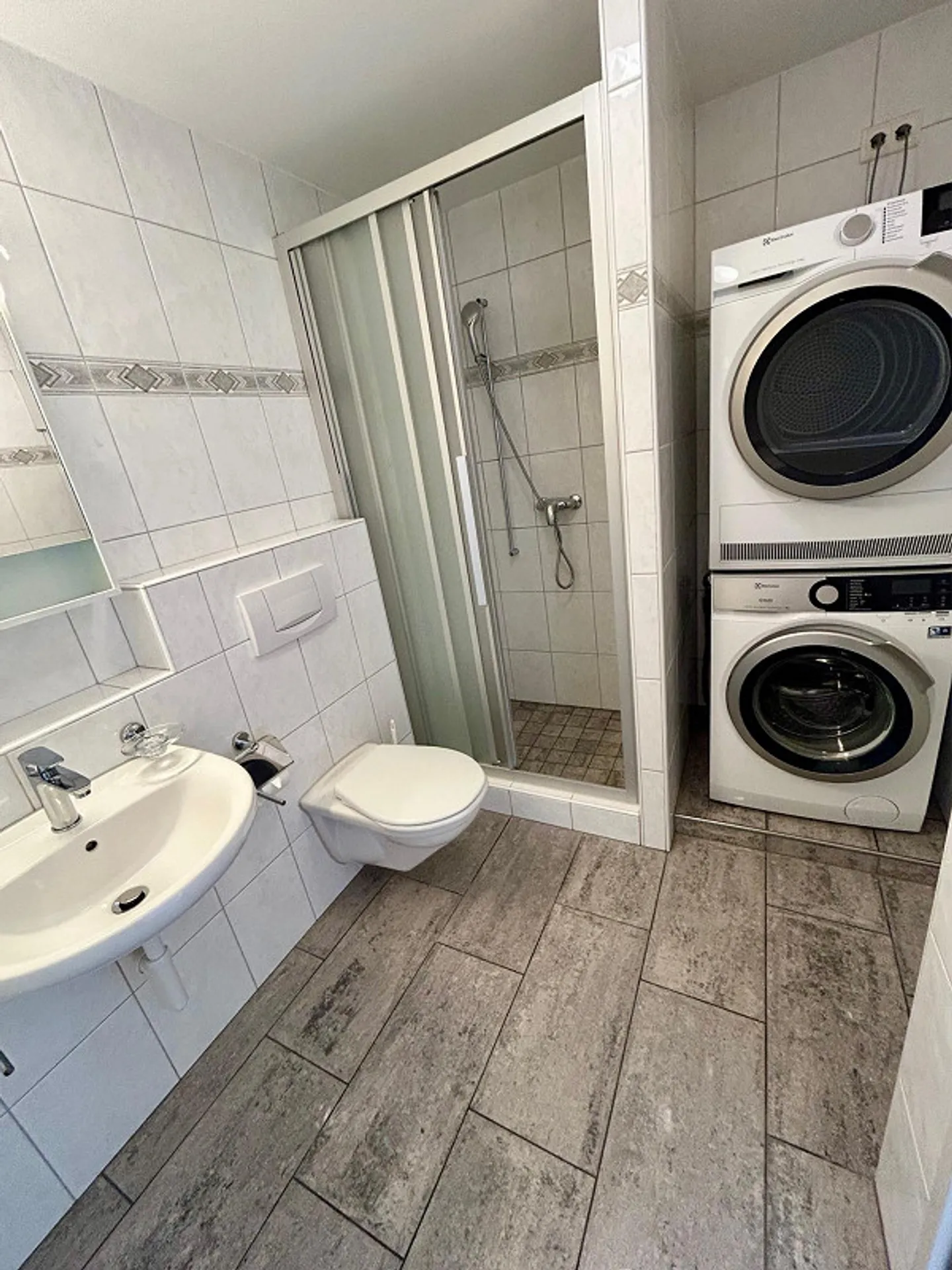 Appartement au rez-de-chaussée avec grand espace de sièges - Photo 9 sur 12