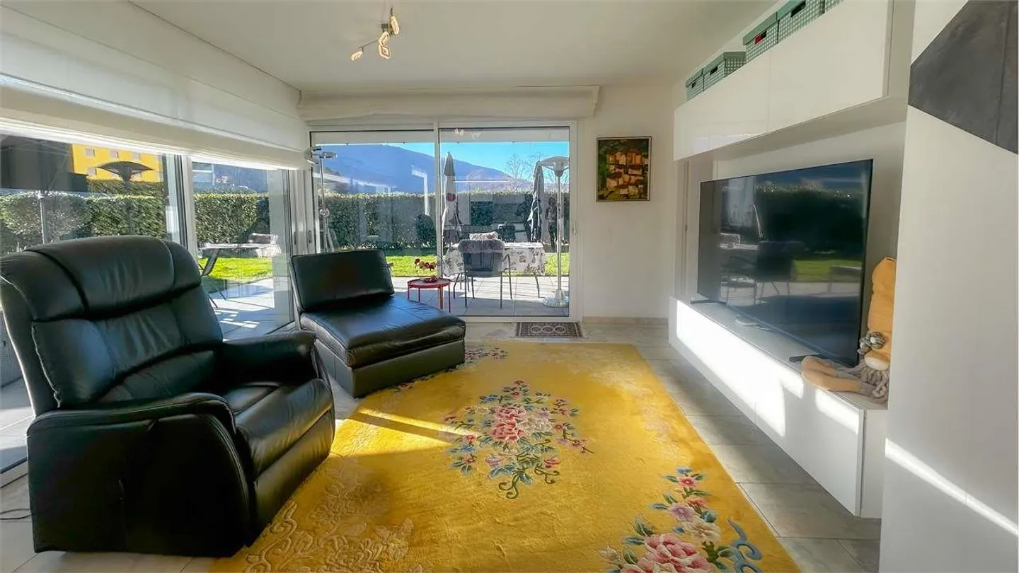 APPARTEMENT LUMINEUX DE 3,5 PIÈCES AVEC JARDIN - Photo 4 sur 12