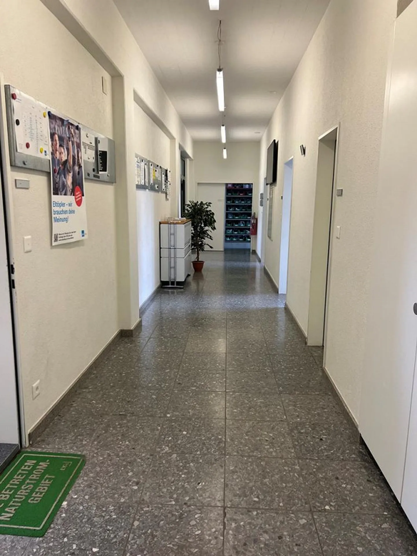 Spazio ufficio vicino alla stazione ferroviaria di Affoltern am Albis - Foto 4 di 7