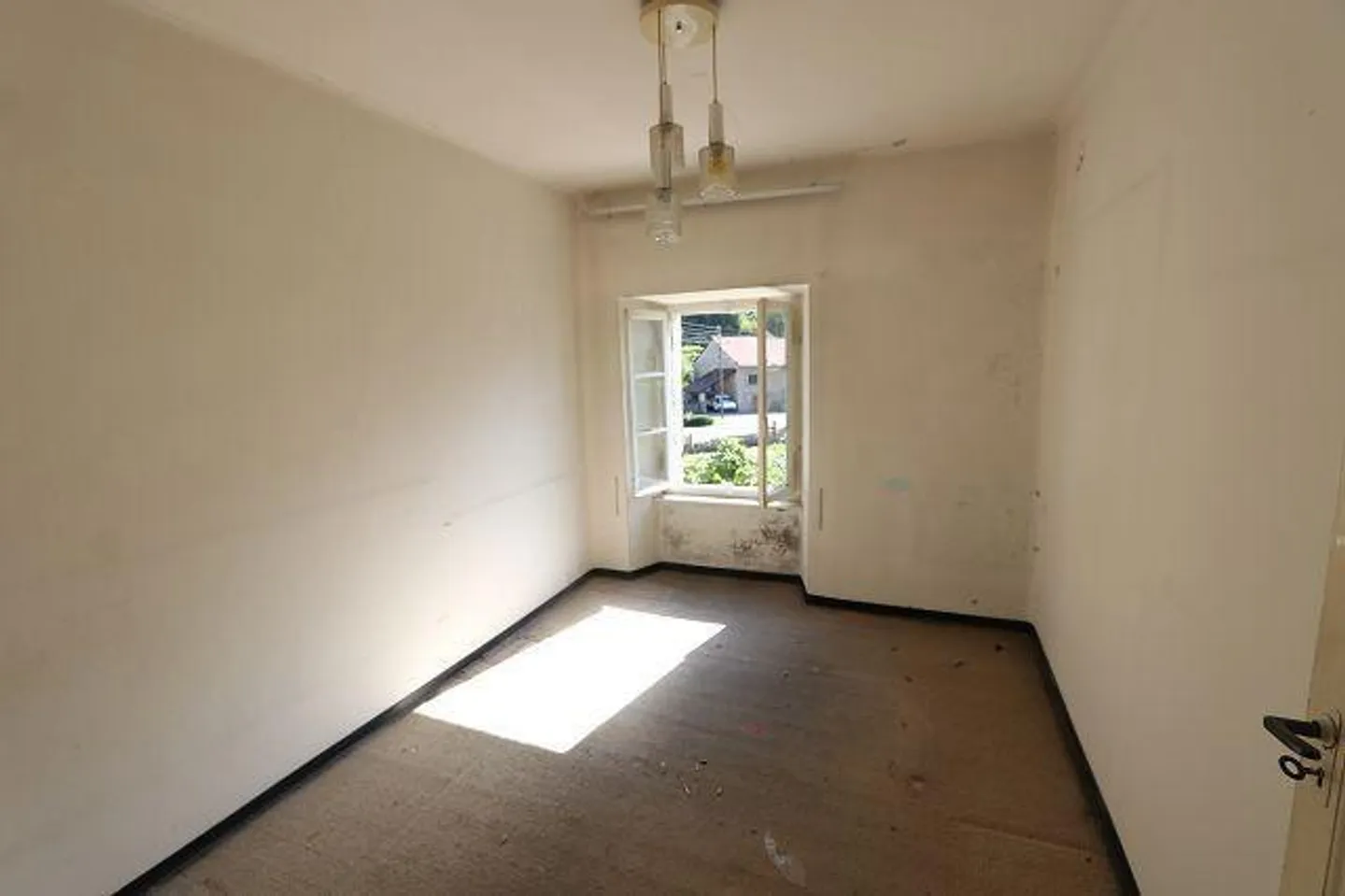 Casa di 6 stanze con giardino e rustico con terreno edificabile - Foto 9 di 37
