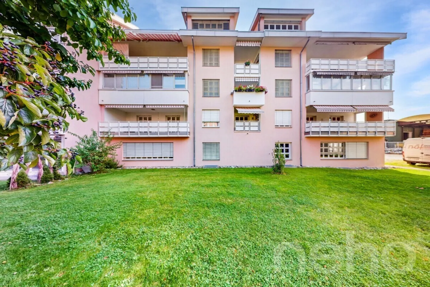 Spacious Maisonette Apartment with a View - Photo 3 of 12