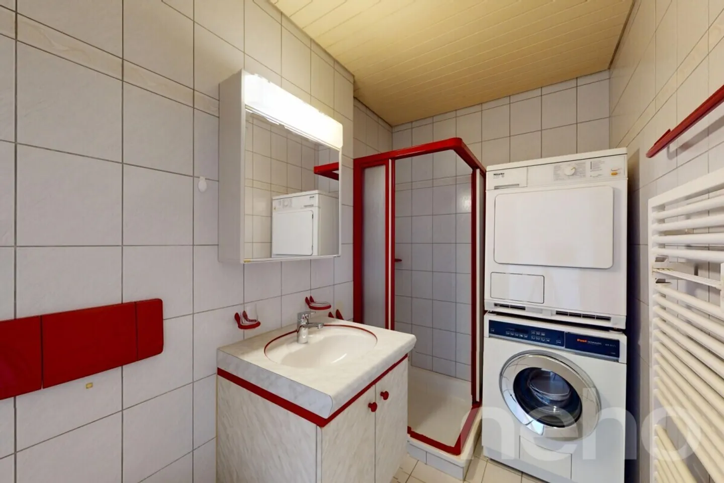 Spacious Maisonette Apartment with a View - Photo 9 of 12