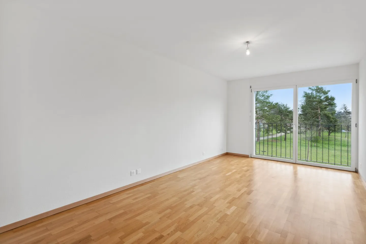 A modern apartment with everything you need - Photo 6 of 9