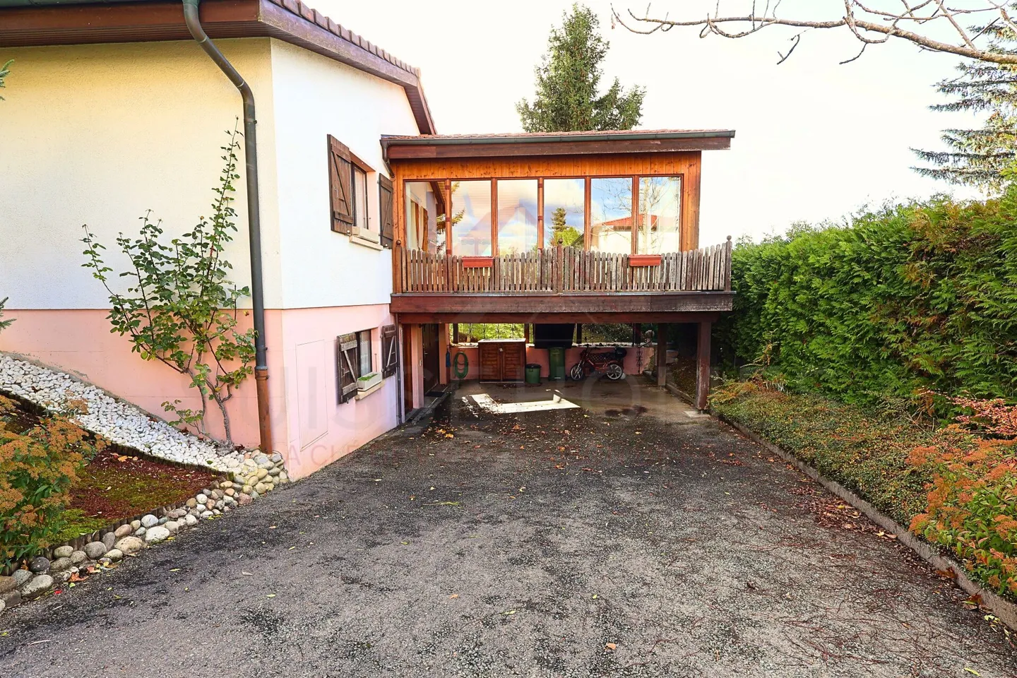 Porrentruy – Villa straordinaria di 238 m² con piscina e jacuzzi, appartamento indipendente e grande terreno di 1.248 m² - Foto 25 di 26