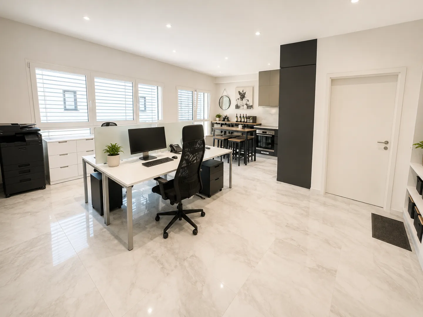 Immeuble Mixte Moderne - Photo 3 sur 8