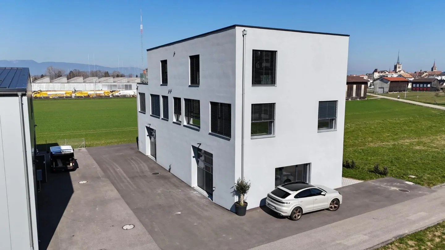Immeuble Mixte Moderne - Photo 4 sur 8