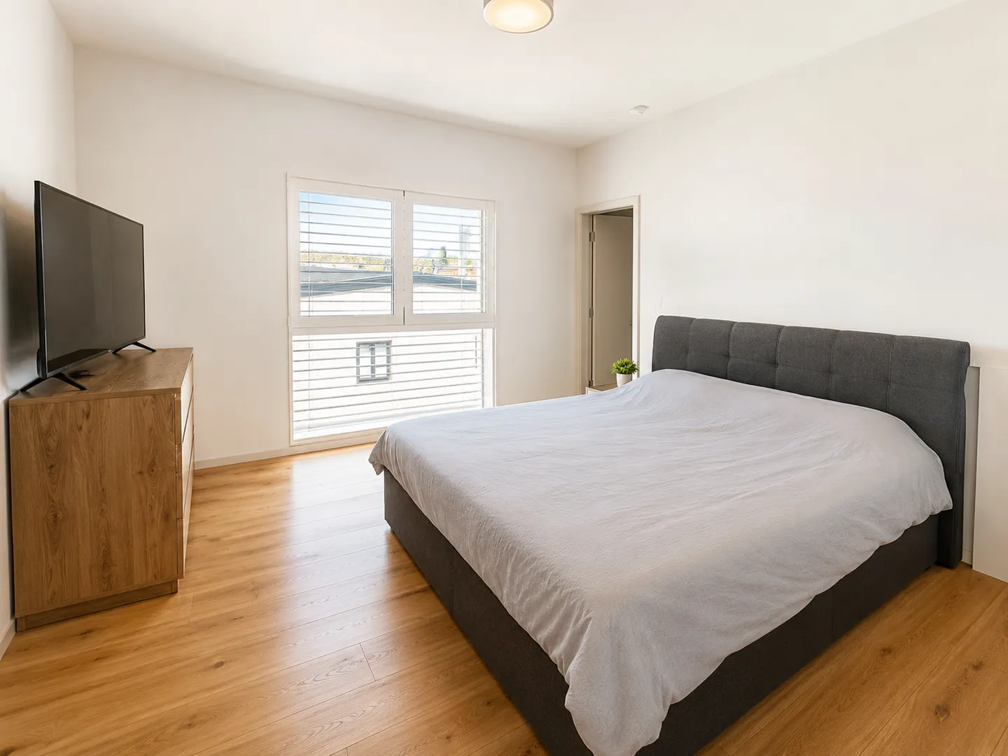 Immeuble Mixte Moderne - Photo 5 sur 8