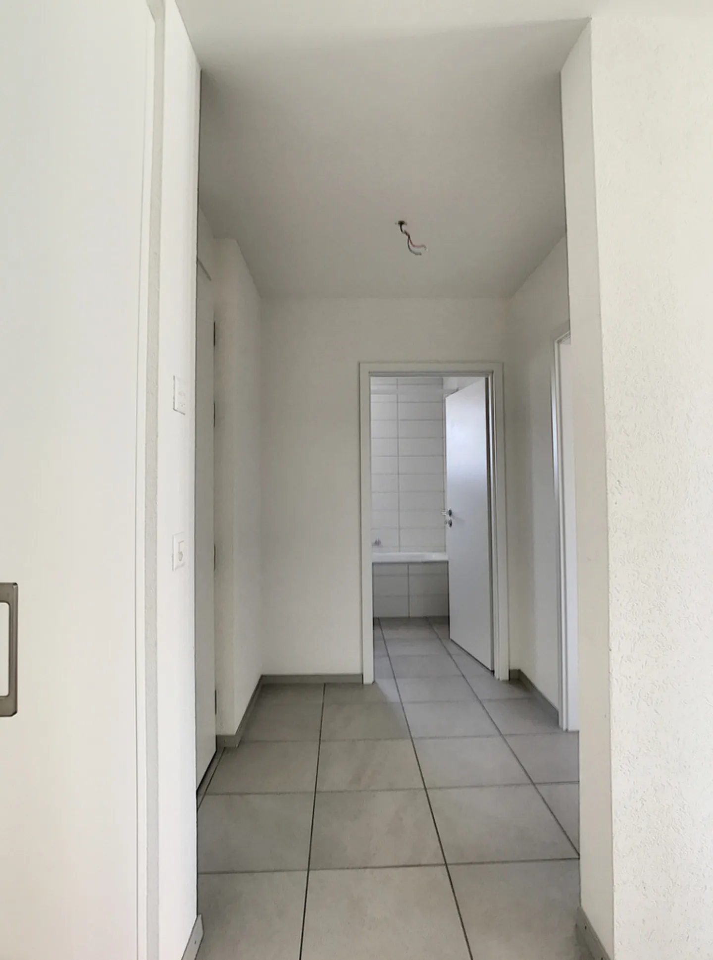 3.5 Room Apartment - Photo 5 of 9