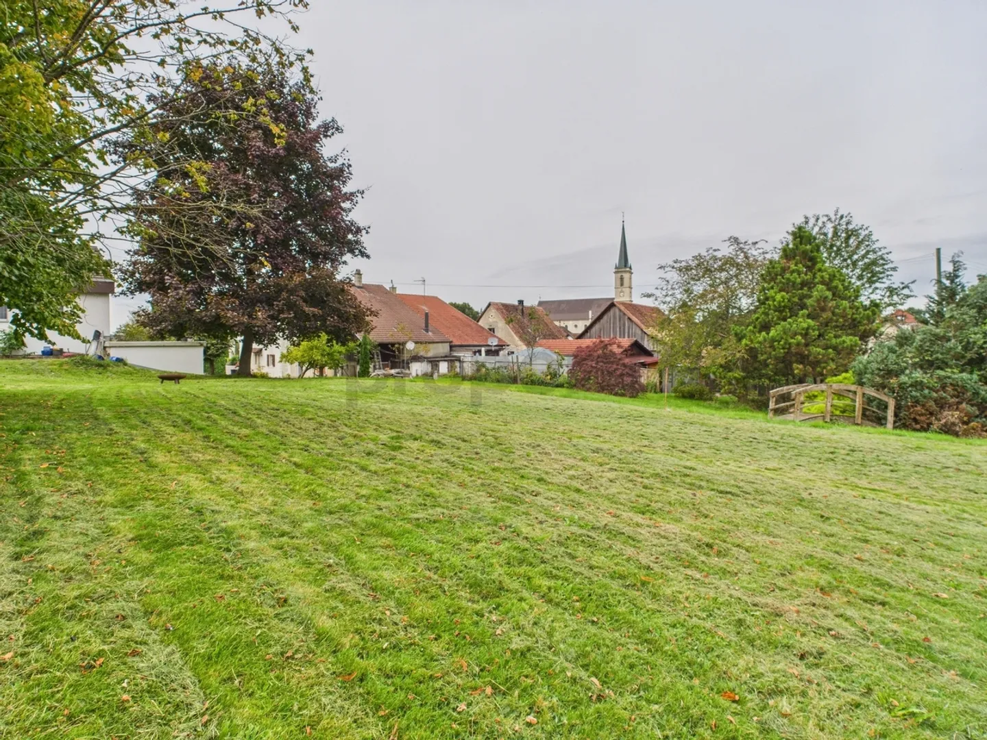 Maison individuelle avec grand terrain à Courgenay - Photo 2 sur 12