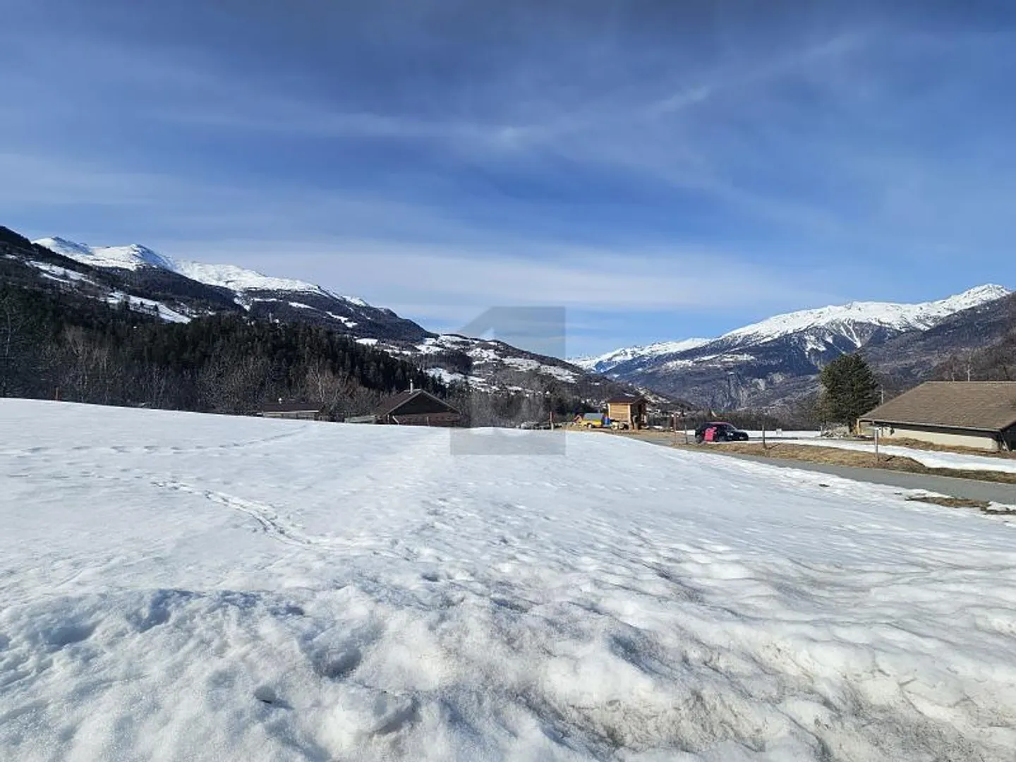 EMPLACEMENT ENSOLEILLÉ ET CALME - Photo 1 sur 4