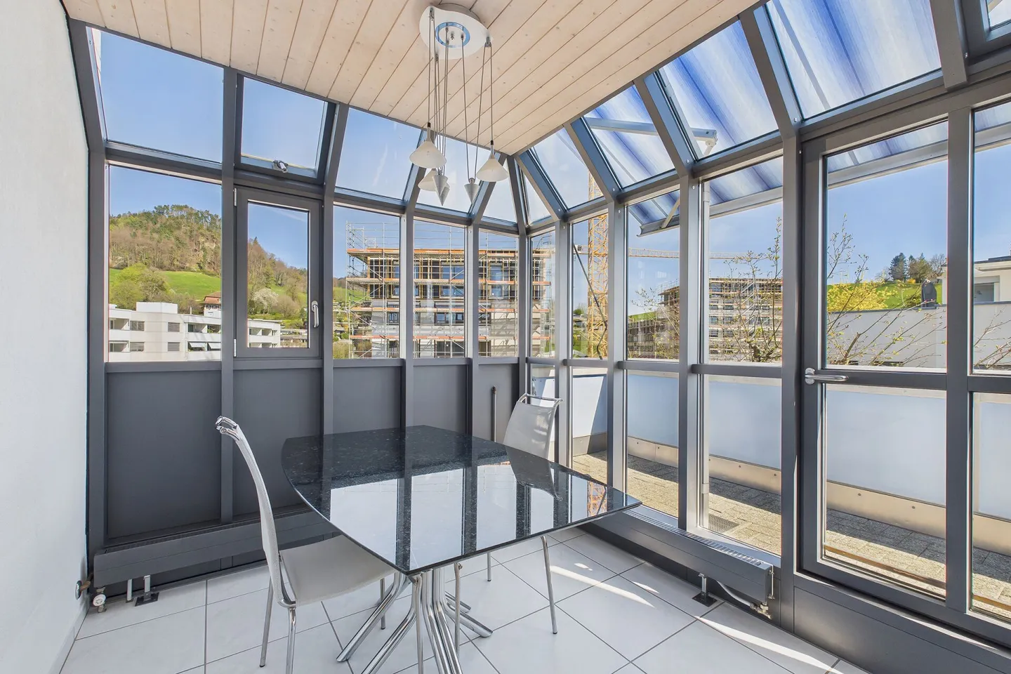 VIVERE CON UNA VISTA - CHARMANTE MAISONETTE-APPARTAMENTO PENTHOUSE A BOLLIGEN - Foto 6 di 8