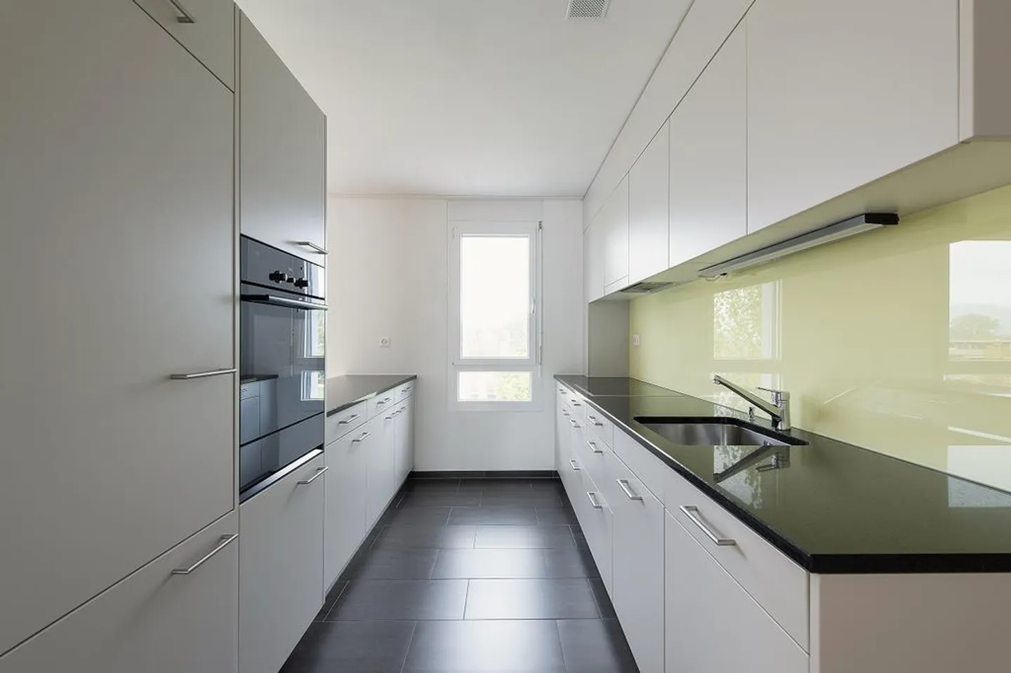 ***Appartement 3.5 pièces*** Balcon couvert de 14m2*** - Photo 2 sur 9