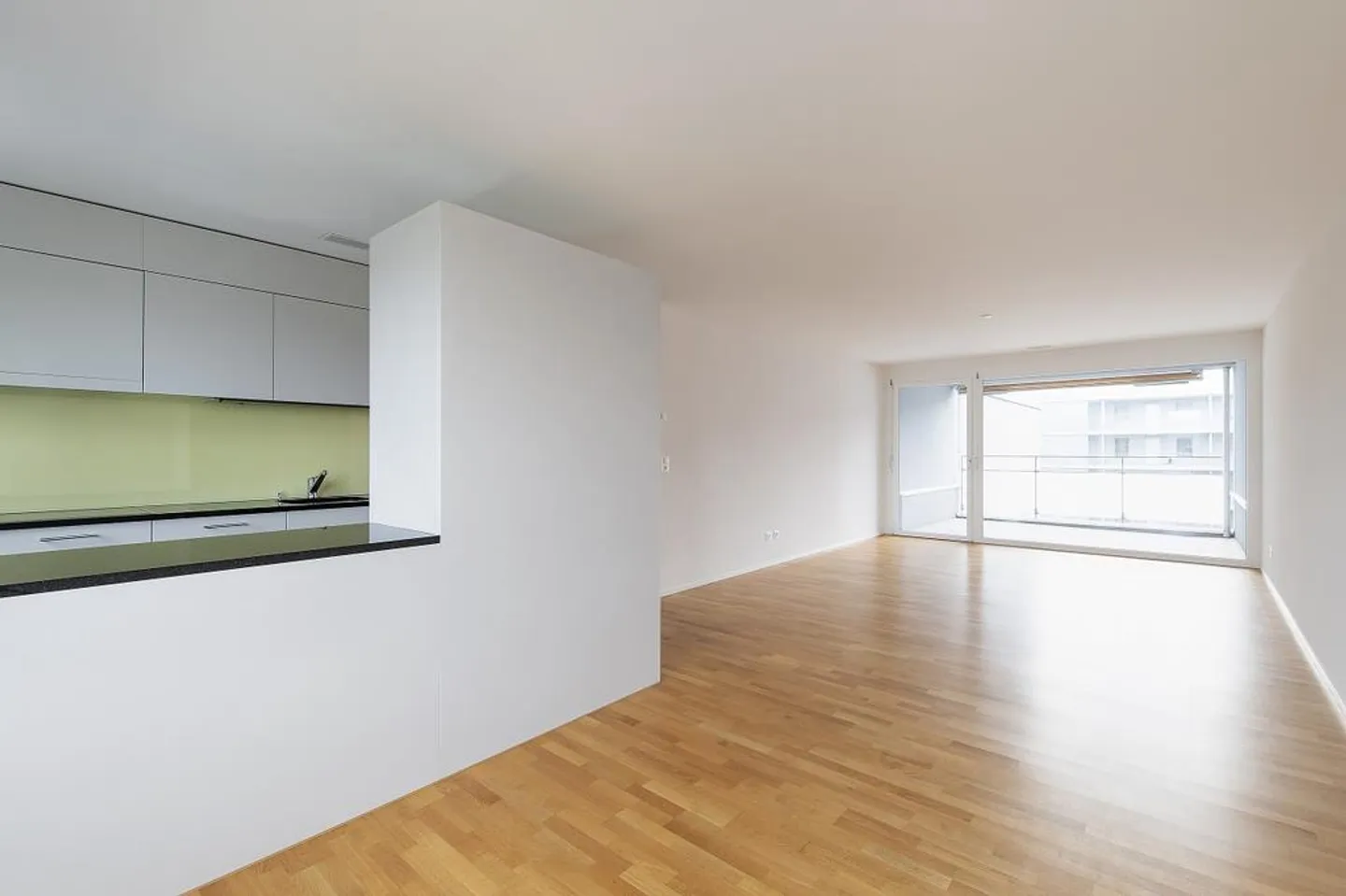 ***Appartement 3.5 pièces*** Balcon couvert de 14m2*** - Photo 3 sur 9