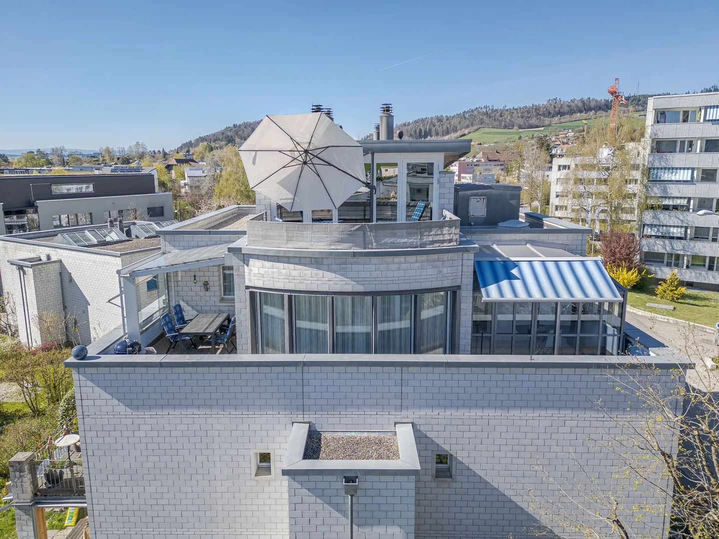 VIVERE CON UNA VISTA - CHARMANTE MAISONETTE-APPARTAMENTO PENTHOUSE A BOLLIGEN - Foto 1 di 8