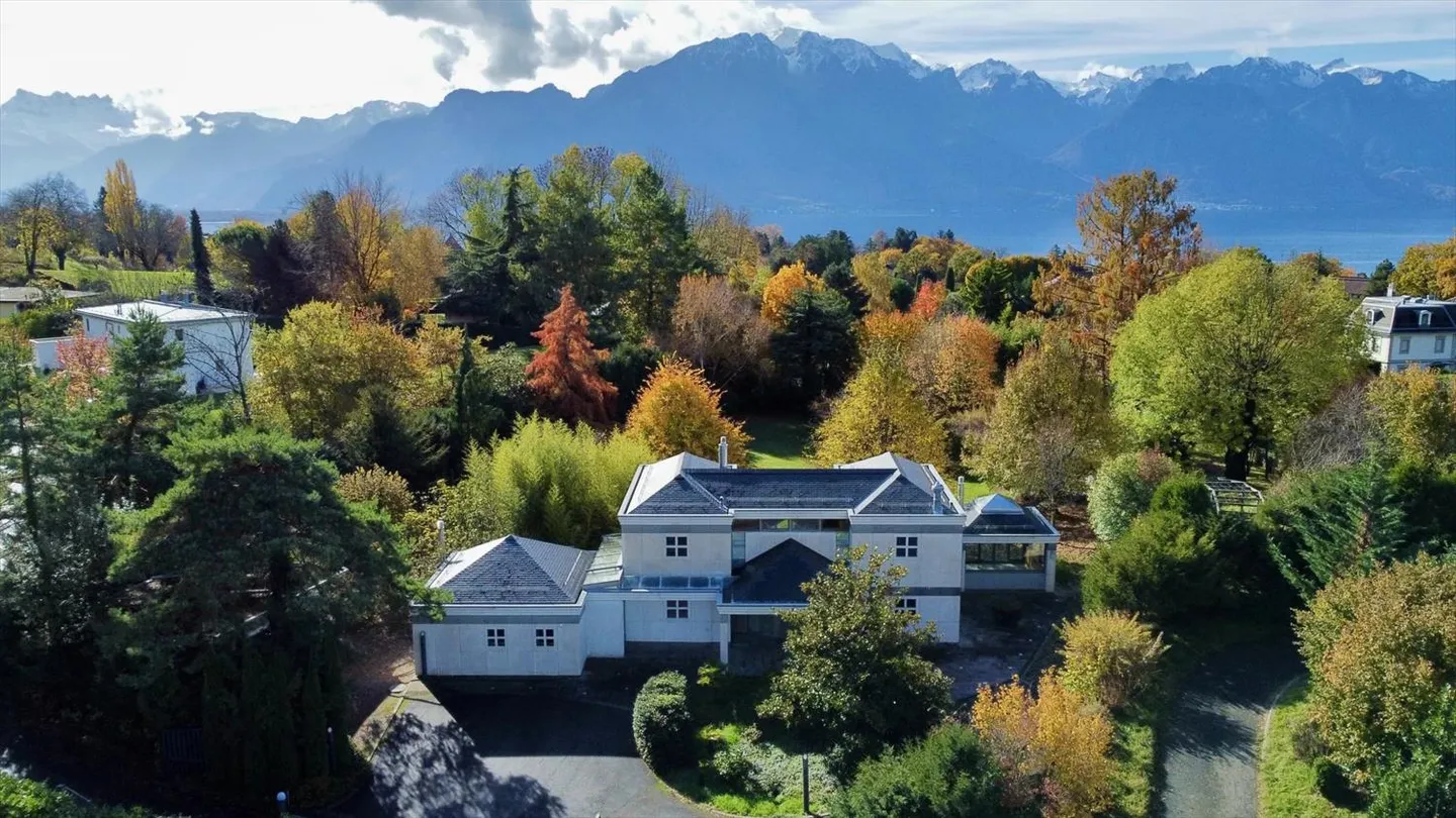 Villa d'Exception dans un Environnement Verdoyant - Photo 1 sur 13