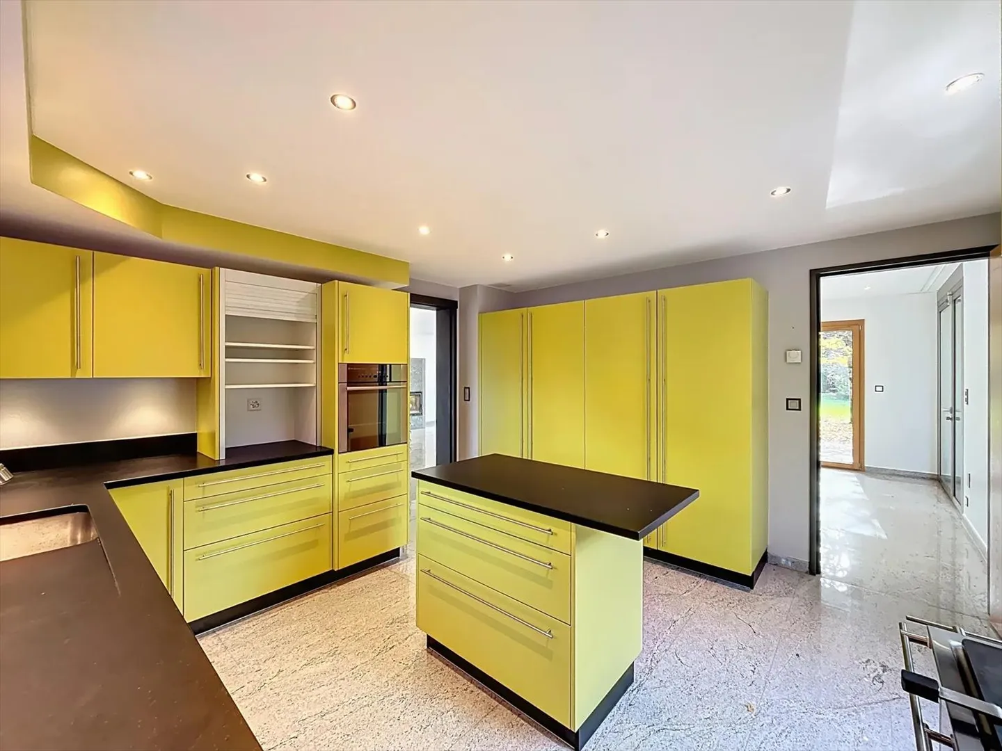 Villa d'Exception dans un Environnement Verdoyant - Photo 6 sur 13