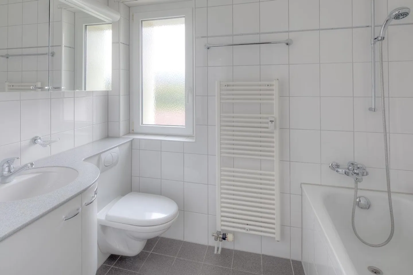 Rent without rental deposit! - Photo 4 of 6