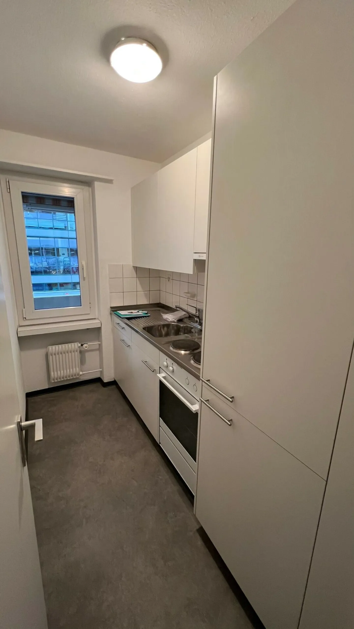 Simple 1-room apartment with balcony near the center - Photo 4 of 5